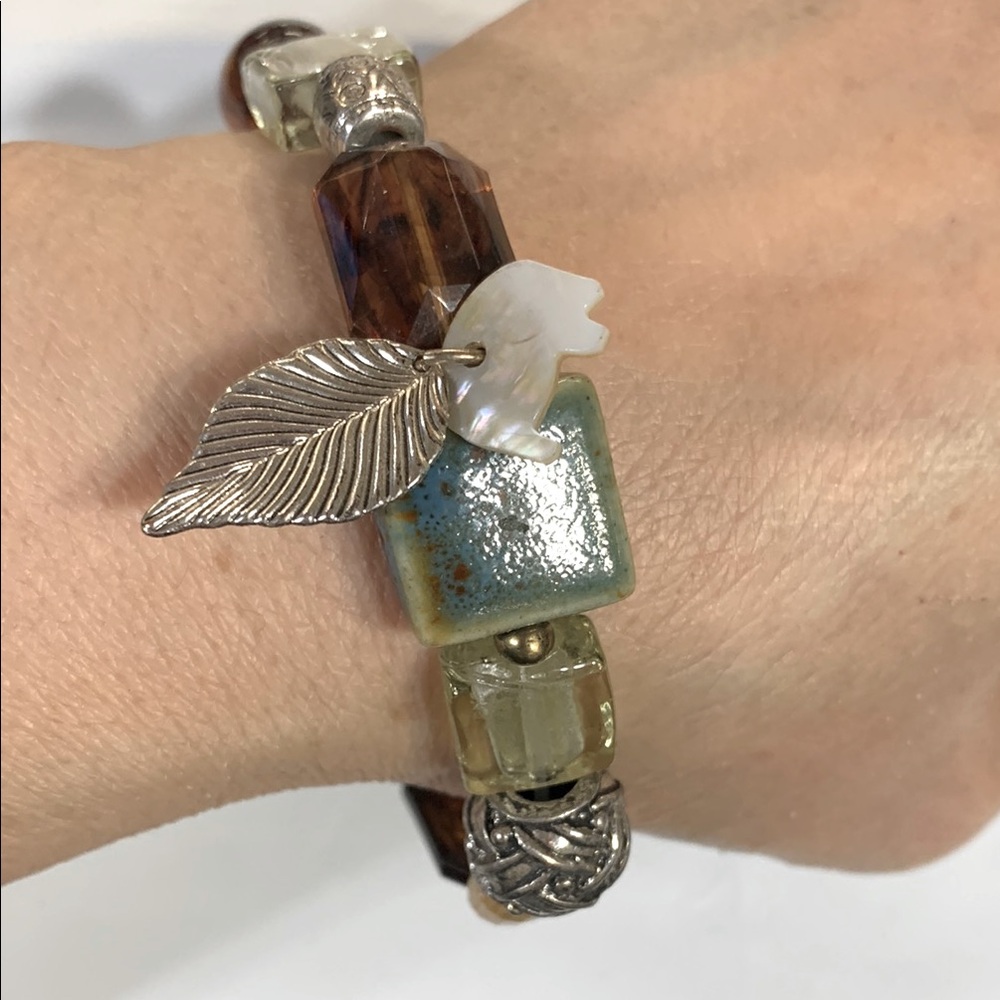 Vintage Avon Beaded Bracelet with Leaf Charm #208
